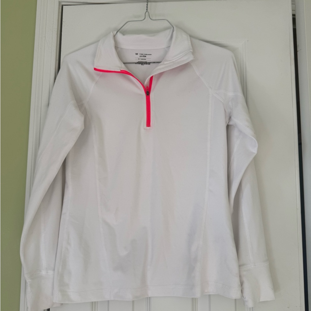 tek gear White DryTek Performance Top